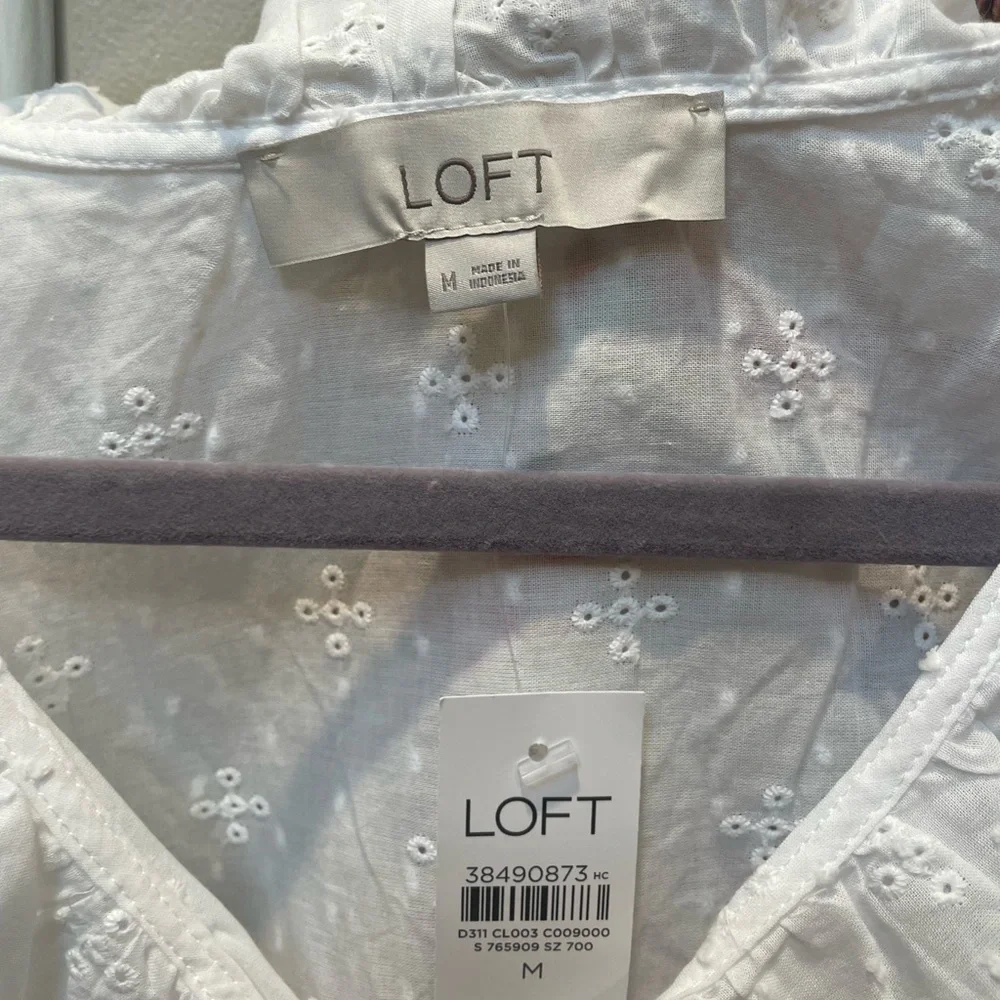 NWT LOFT Clip White Eyelet Ruffle short puff sleeve Blouse-Sz M - Picture 4 of 7